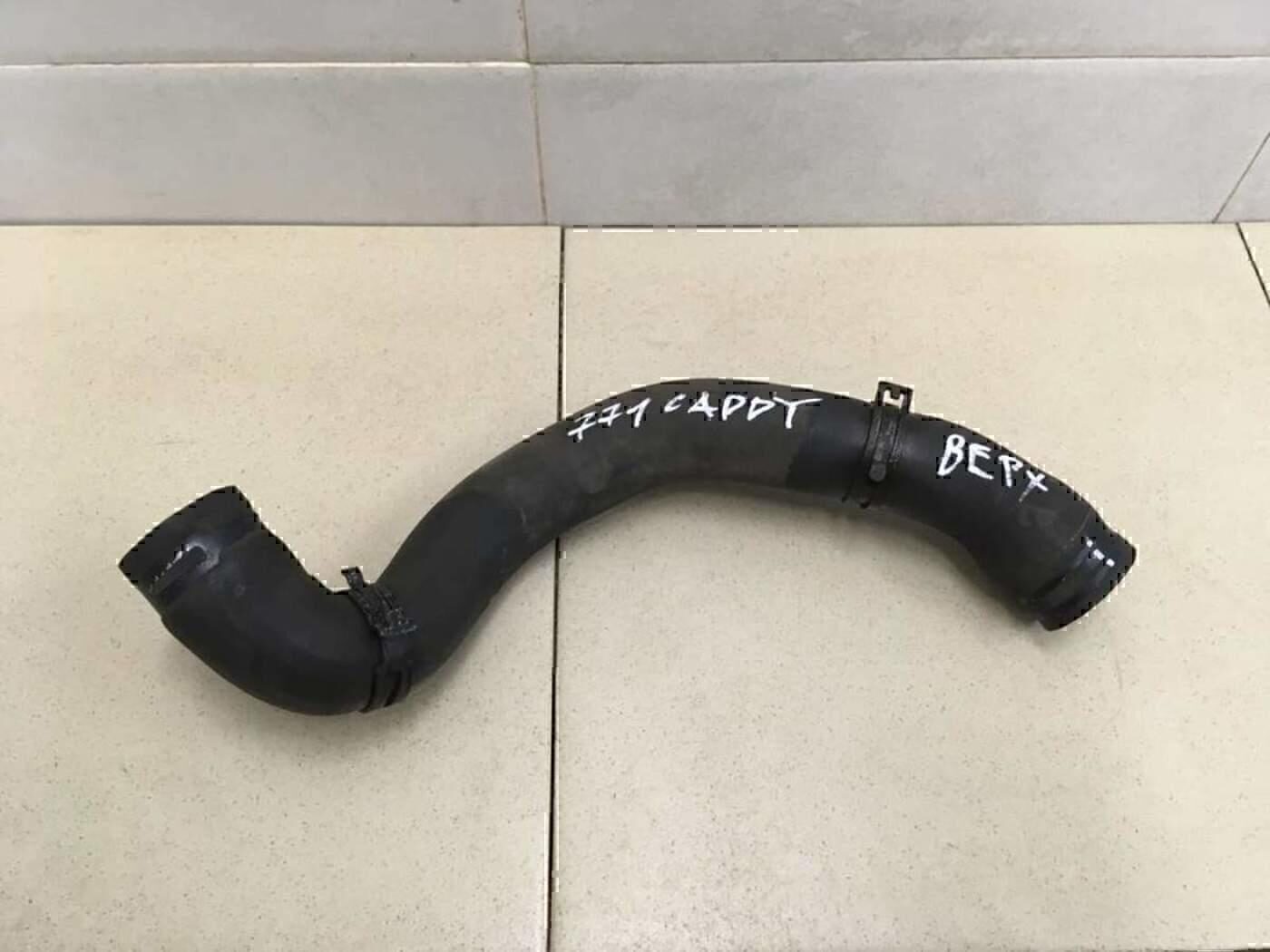 Патрубок радиатора