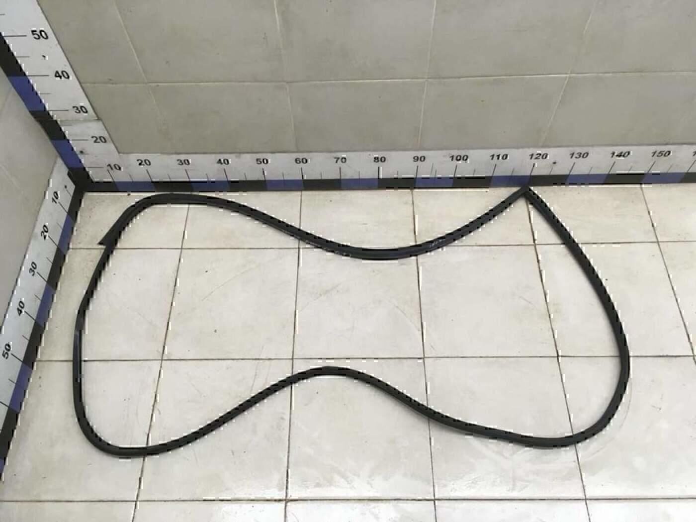 Уплотнитель (наружный) MITSUBISHI Lancer (CS/Classic) 2003-2006