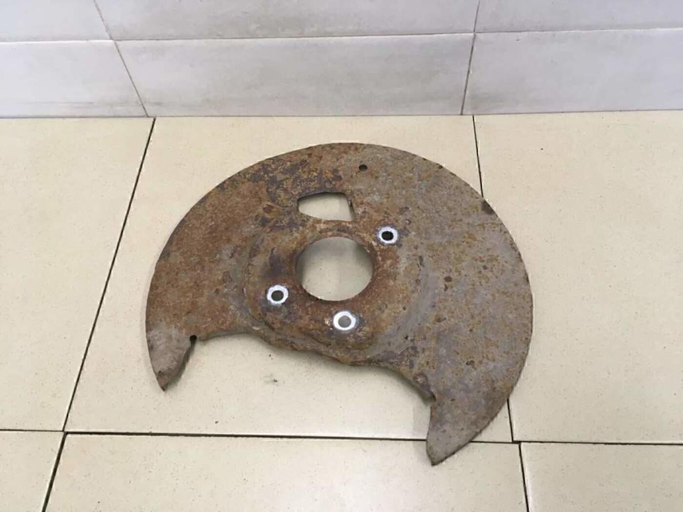 Щит опорный задний правый MAZDA Mazda 6 (GG) 2002-2007