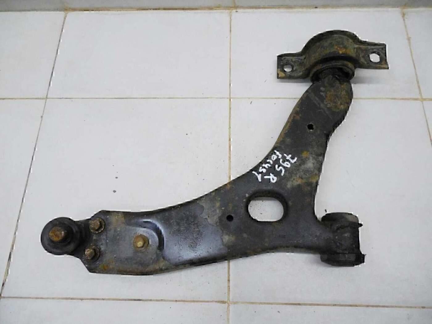 Рычаг передний правый FORD Focus I 1998-2004