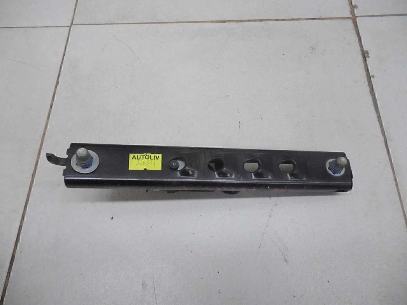 Механизм регулировки ремня безопасности FORD Fusion 2002-2012