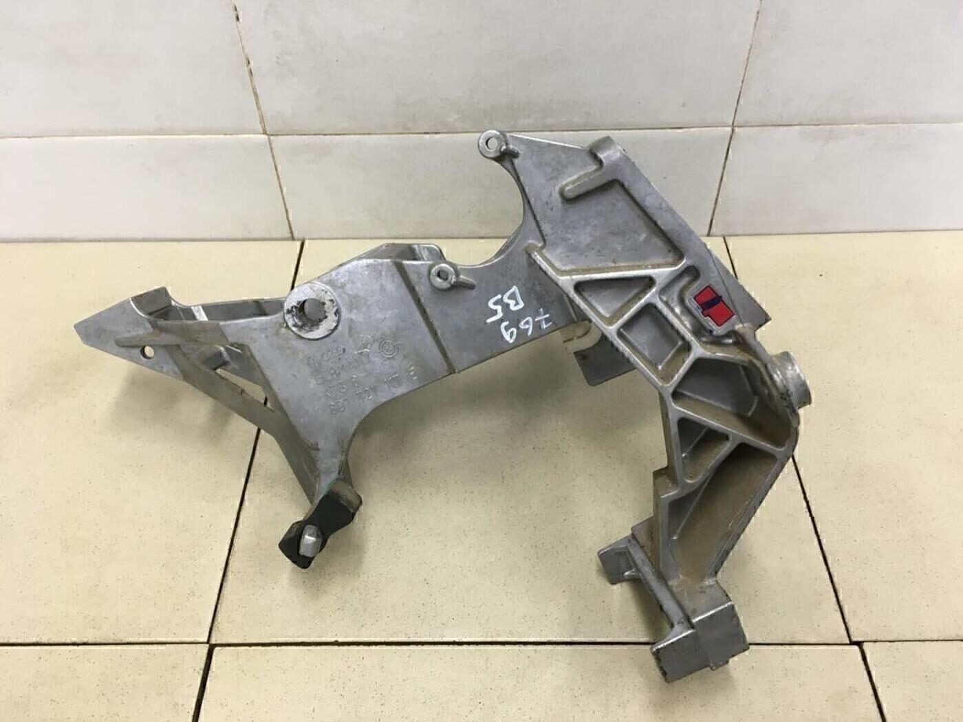 Кронштейн (сопут. товар) VW Passat [B5] 1996-2000