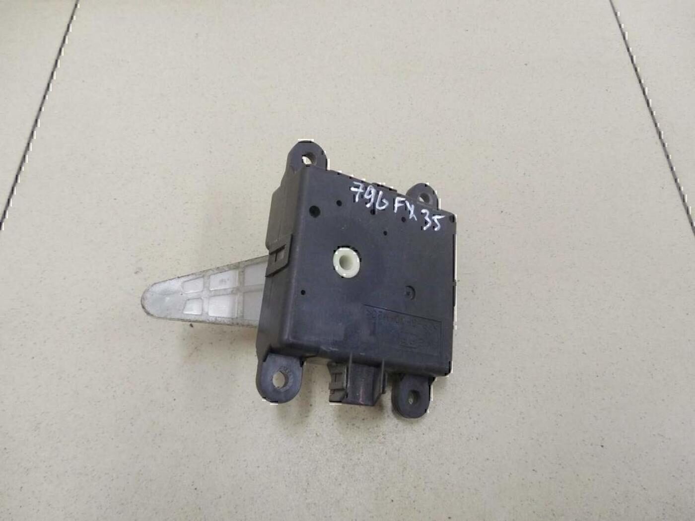 Моторчик заслонки отопителя INFINITI FX (S50) 2003-2007