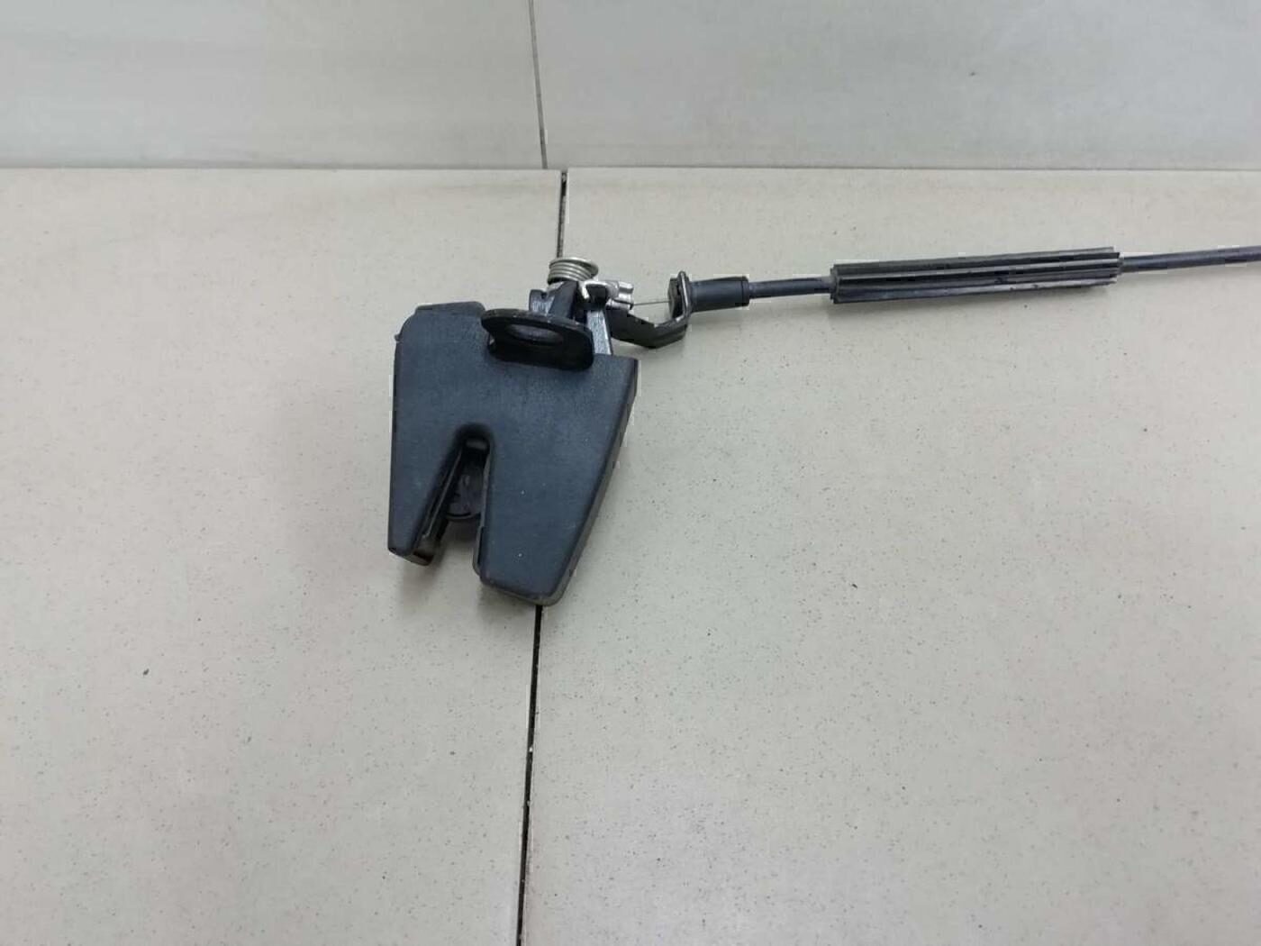 Замок двери распашной VW Caddy III 2004-2016