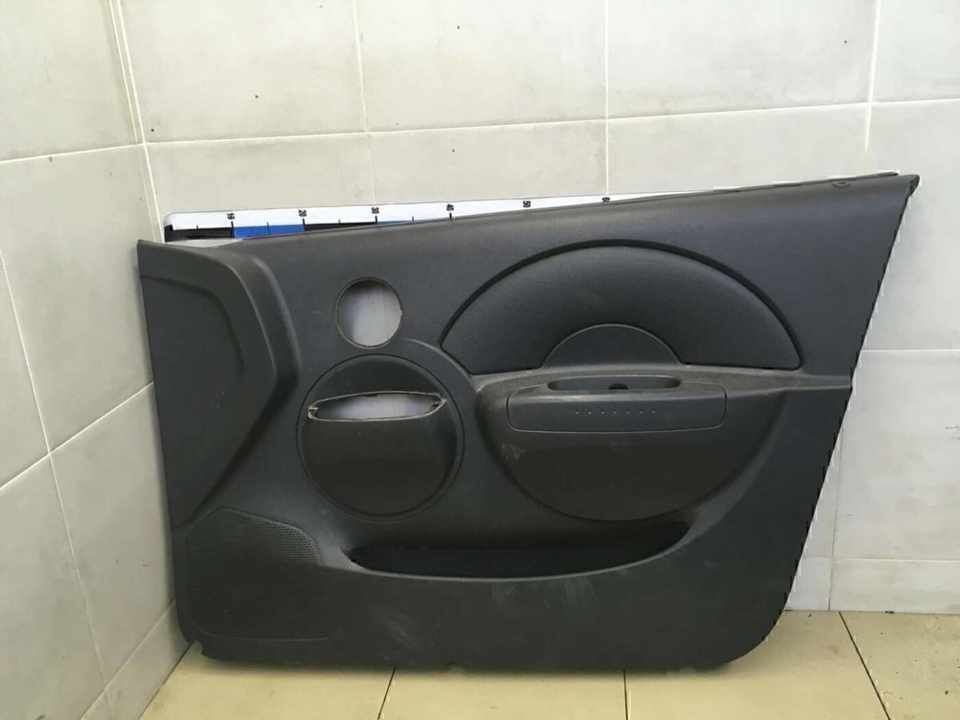 Обшивка двери передней правой Chevrolet Aveo (T200) 2003-2008