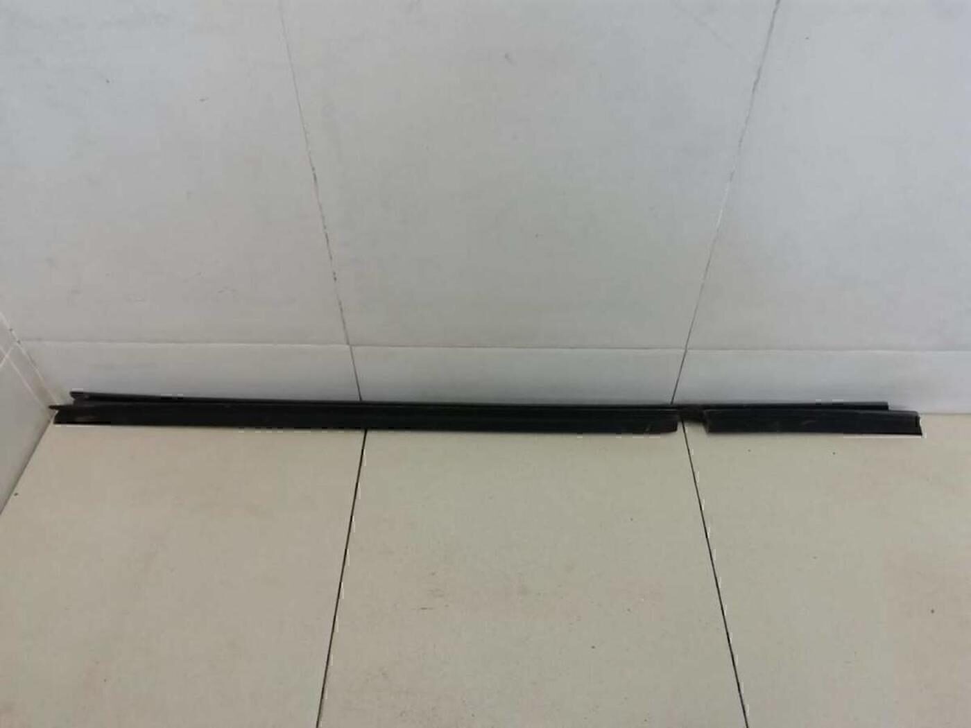 Накладка стекла заднего правого RENAULT Megane II 2002-2009