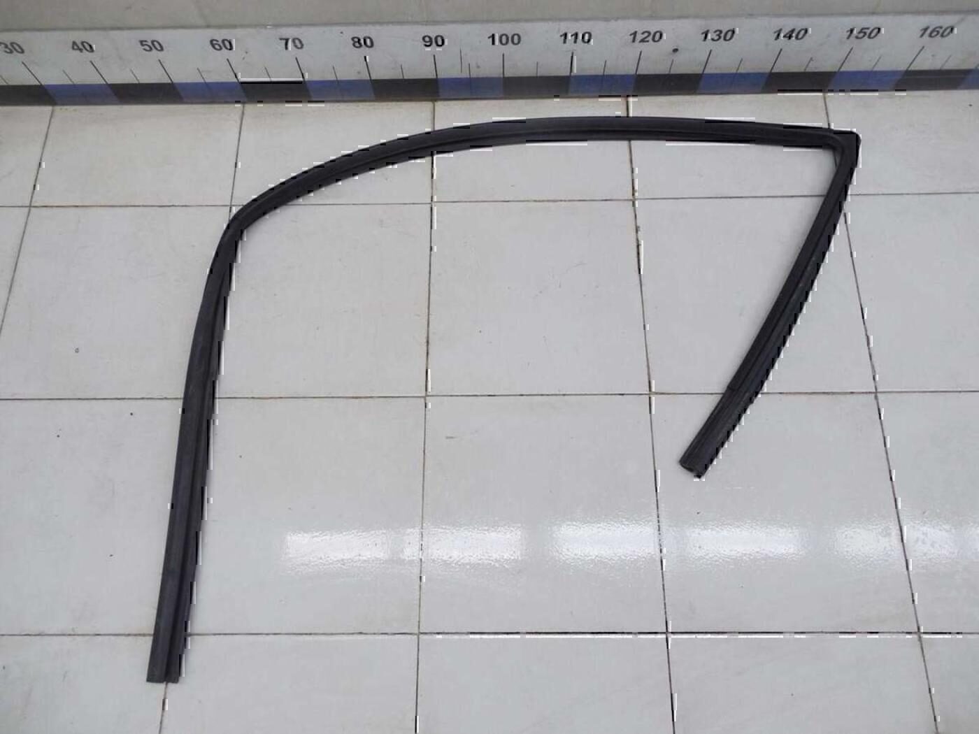 Уплотнитель стекла двери Chevrolet Aveo (T200) 2003-2008