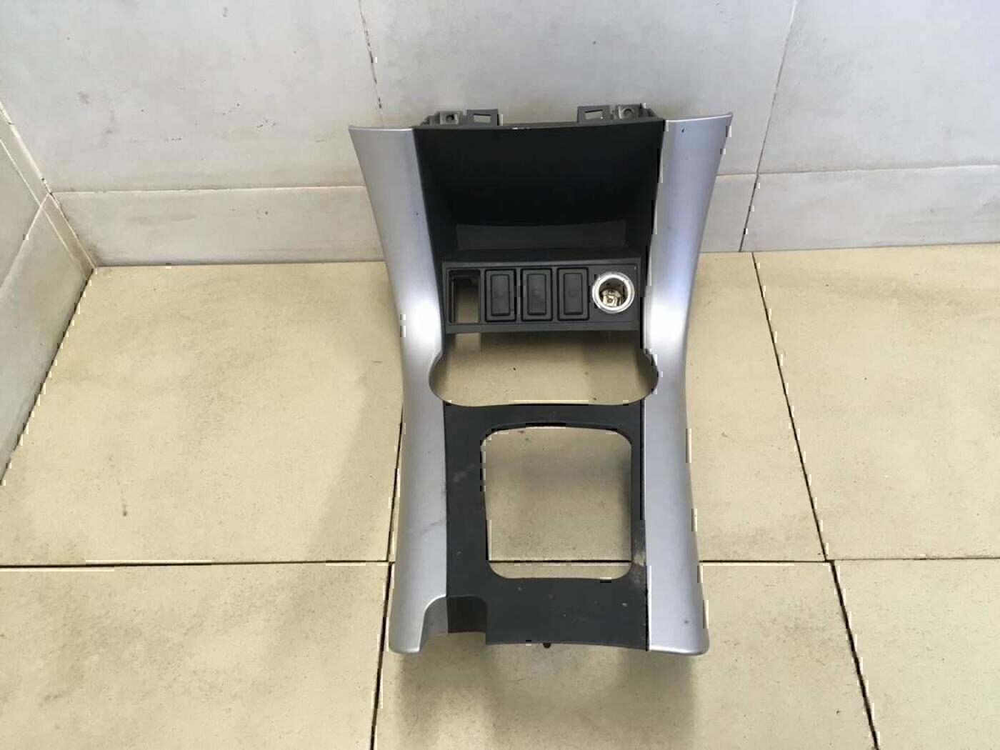 Консоль LIFAN X60 2012>