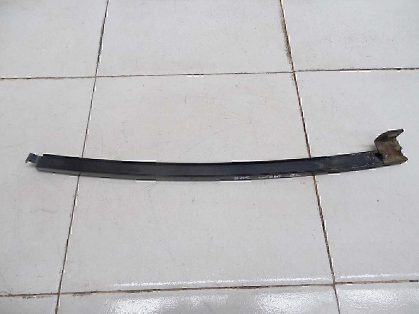 Направляющая стекла двери MERCEDES-BENZ W210 E-Klasse 1995-2000