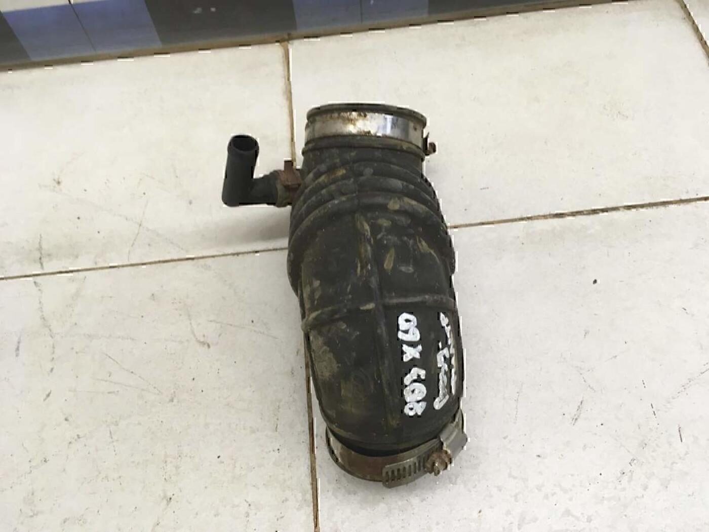 Патрубок воздушного фильтра — фото 2