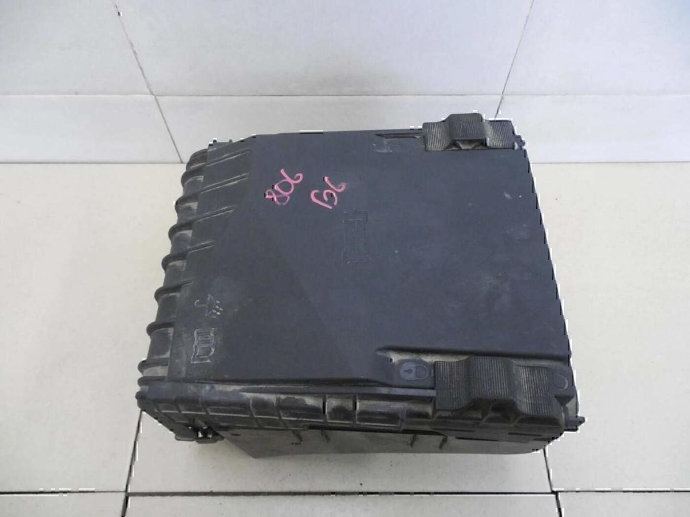 Блок предохранителей VW Passat [B6] 2005-2010