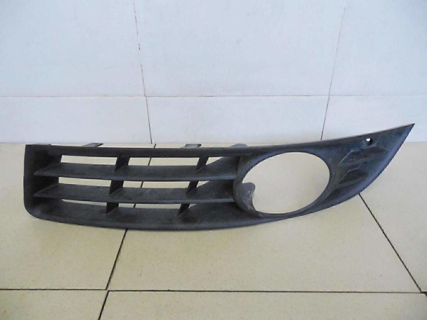 Решетка в бампер левая VW Passat [B6] 2005-2010