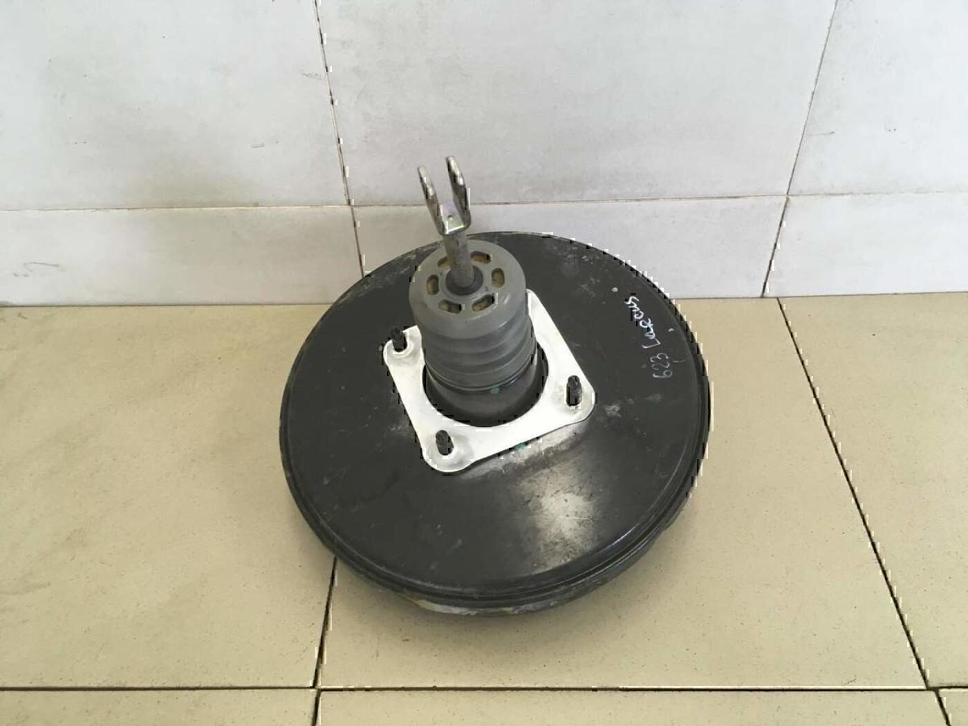 Усилитель тормозов вакуумный VAZ Lada Largus 2011>