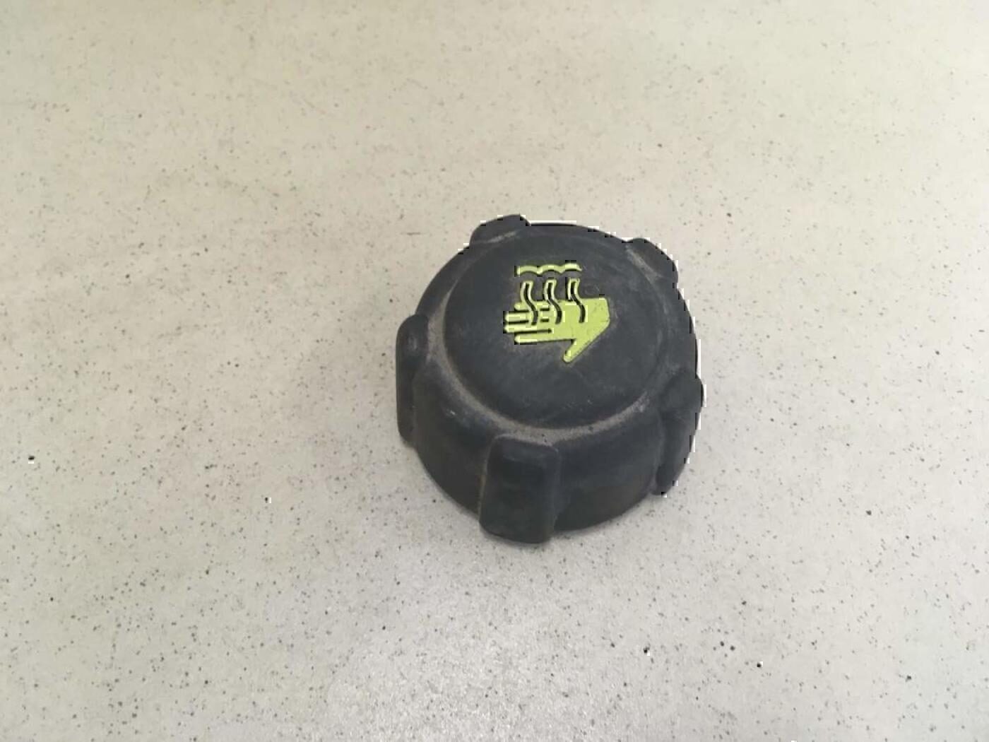 Крышка расширительного бачка NISSAN Logan 2005-2014