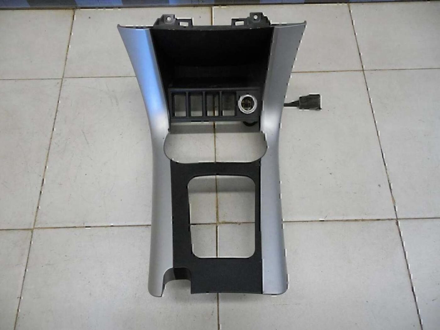 Консоль LIFAN X60 2012>