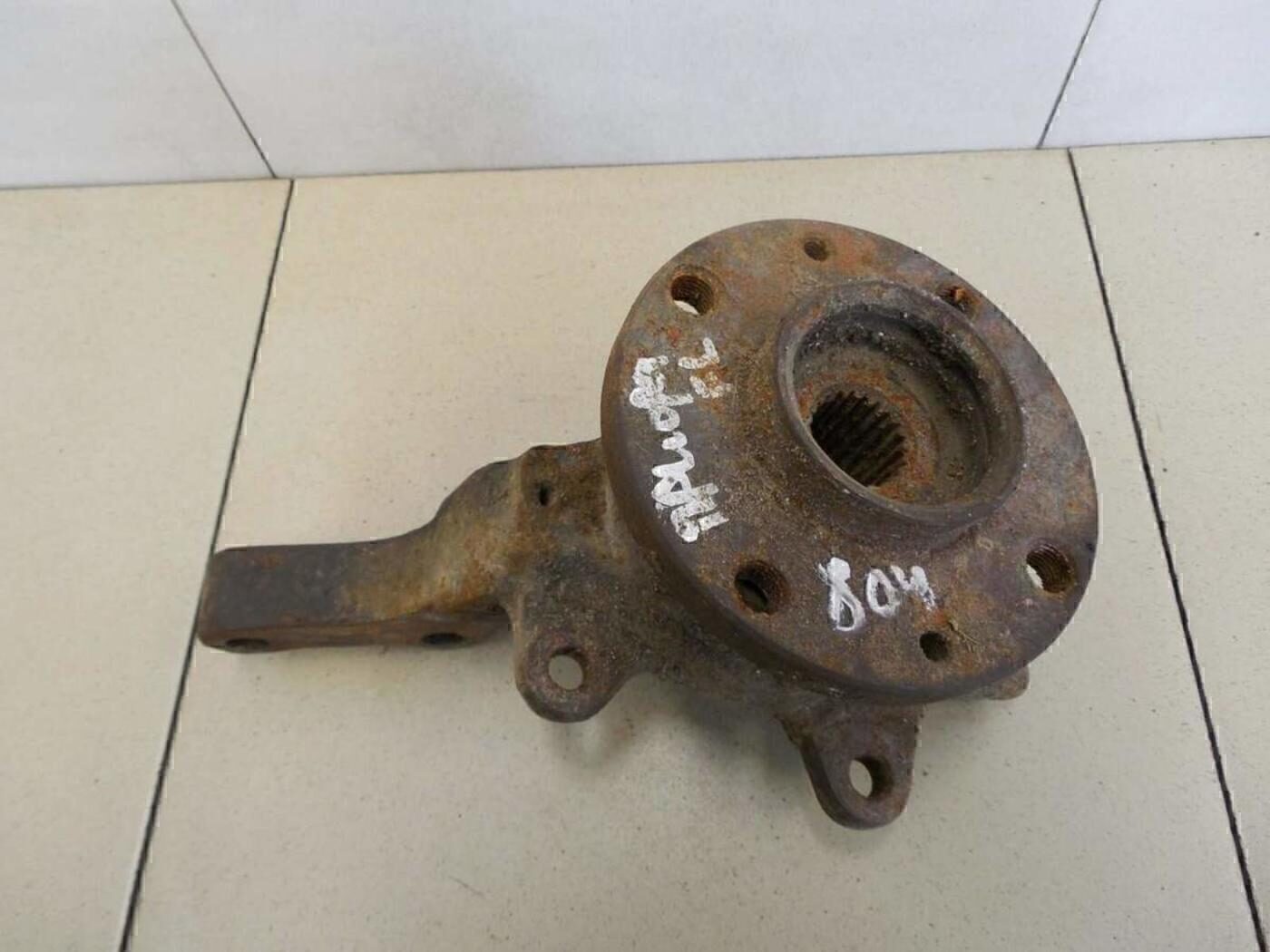 Кулак поворотный передний левый VAZ Lada Kalina 2004-2013