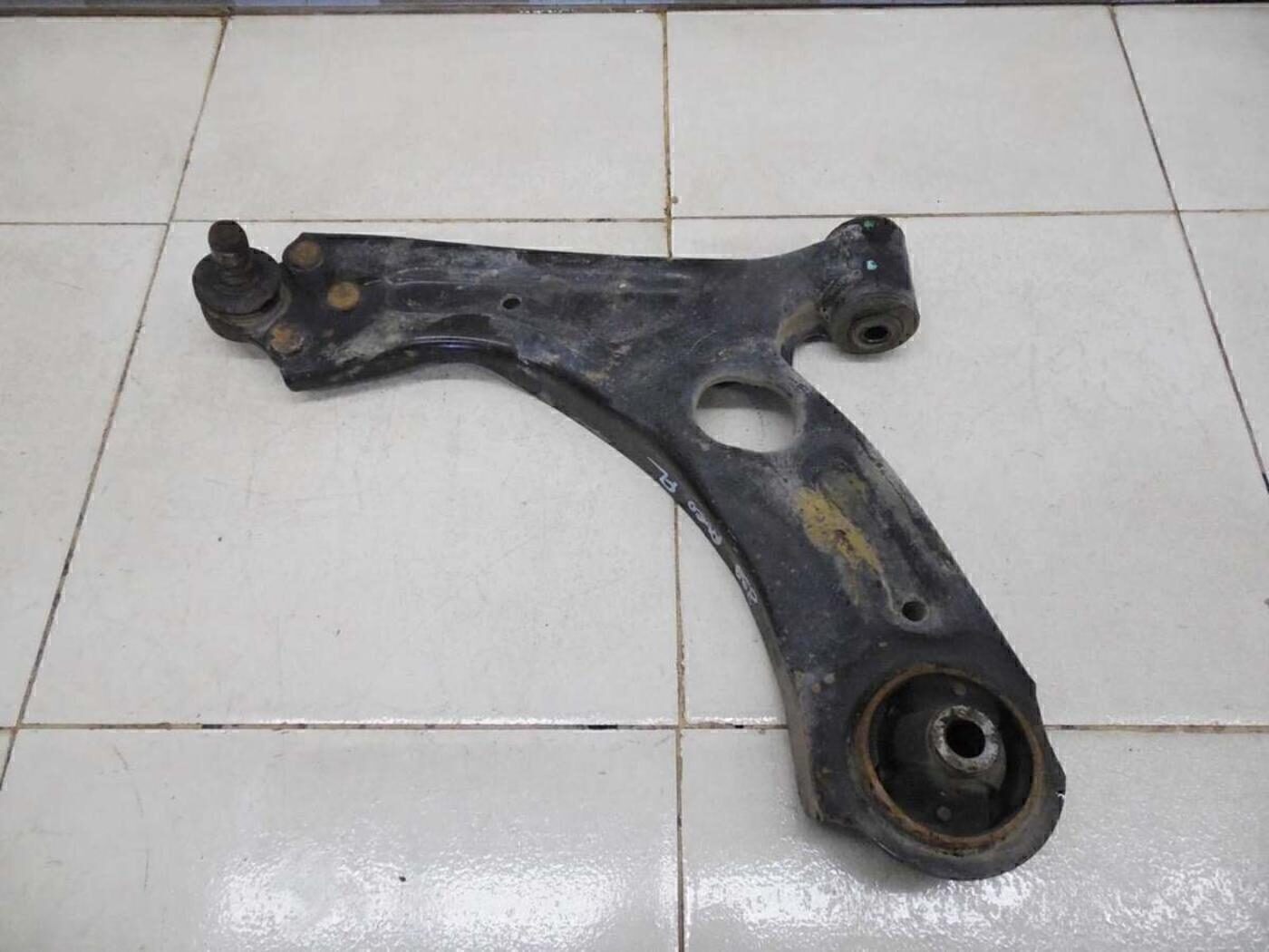 Рычаг подвески авео т250. Рычаг передний подвески авео т300. Шевроле авео нижний рычаг. Шевроле авео нижний рычаг. Torque cat007 рычаг.