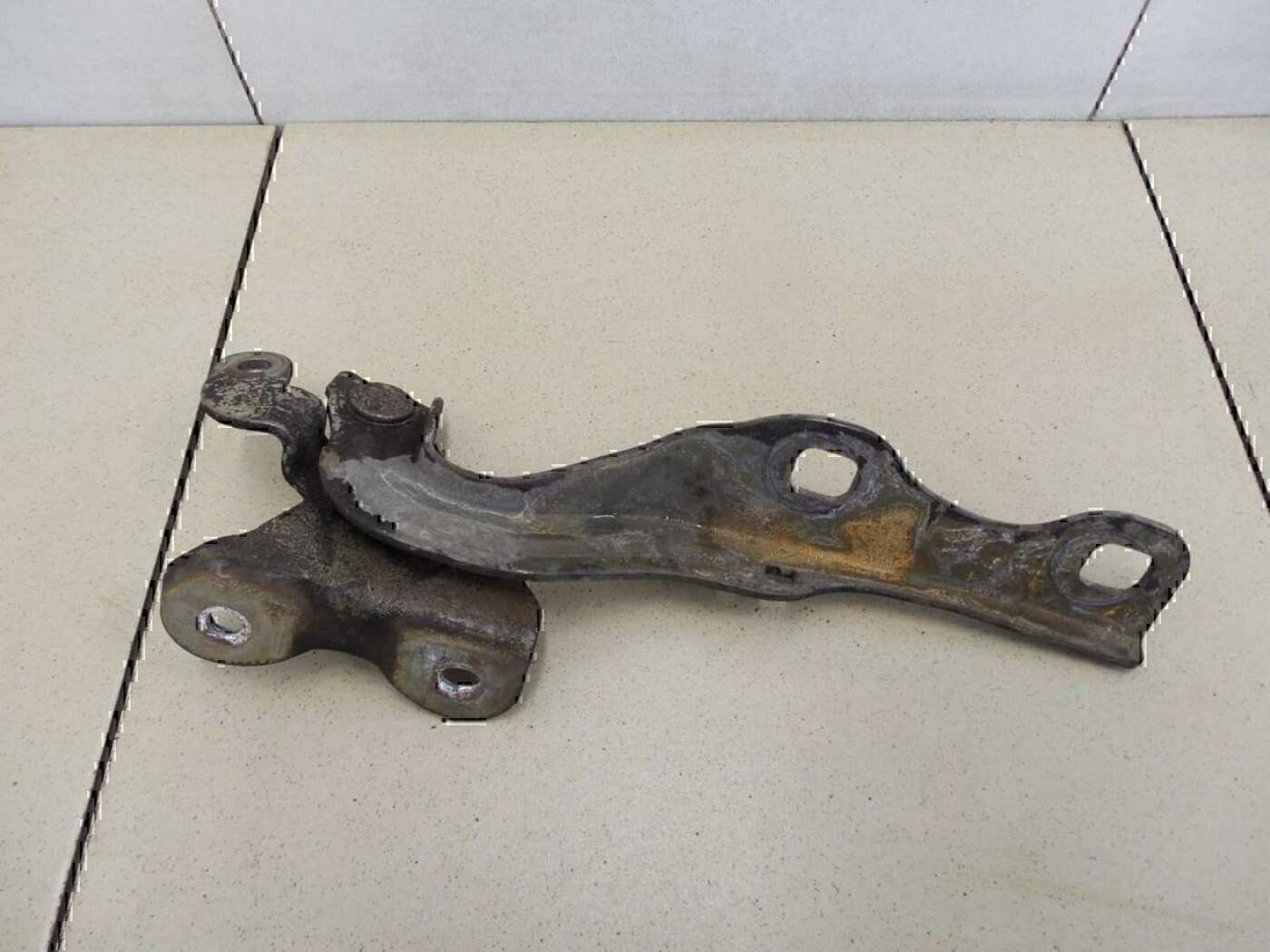 Петля капота левая Chevrolet Aveo (T300) 2011>