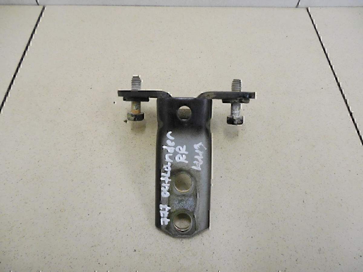 Петля двери задней правой нижняя MITSUBISHI Lancer (CS/Classic) 2003-2006