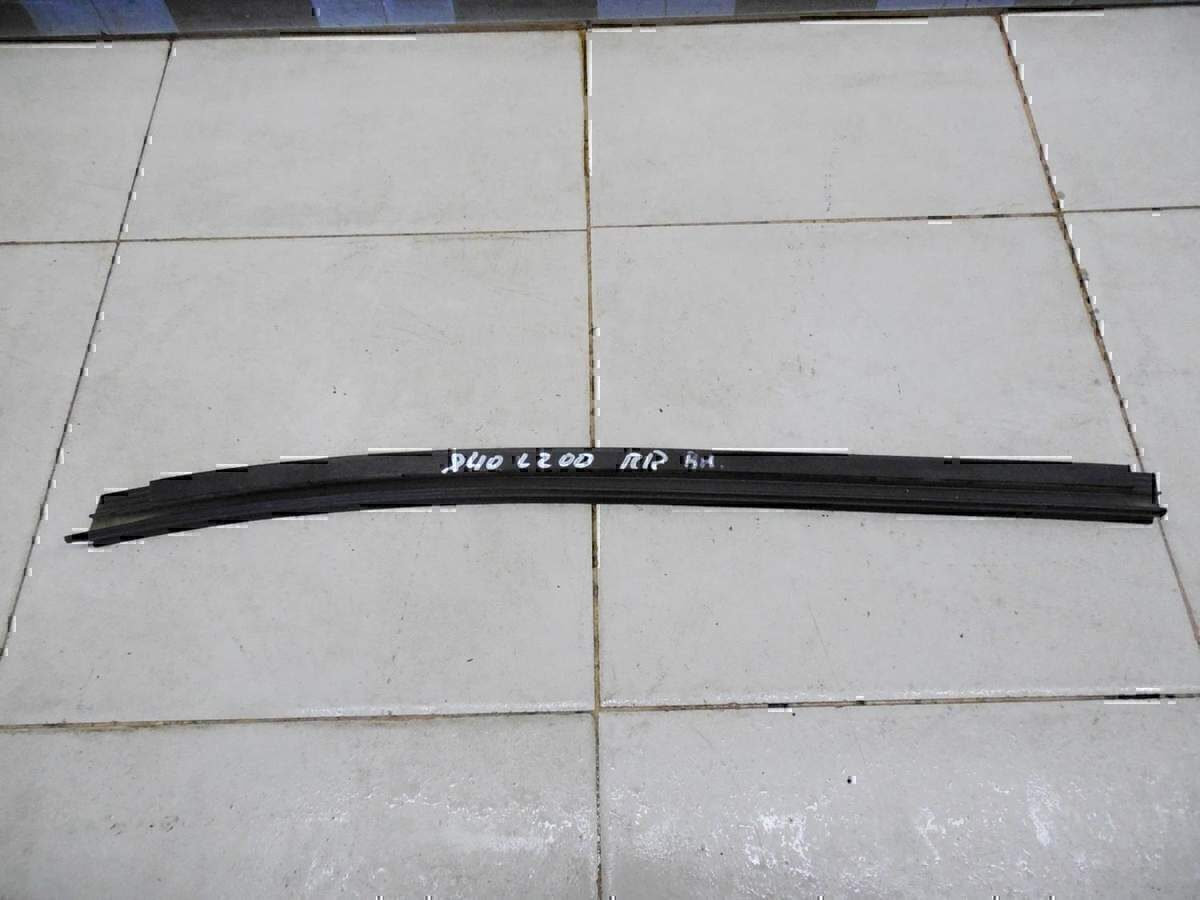 Накладка стекла заднего правого MITSUBISHI L200 (KB) 2006-2016