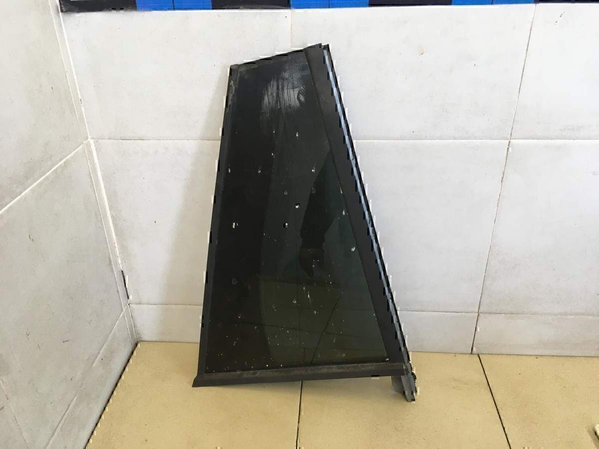 Стекло двери задней правой (форточка) Land Rover Range Rover III (LM) 2002-2012