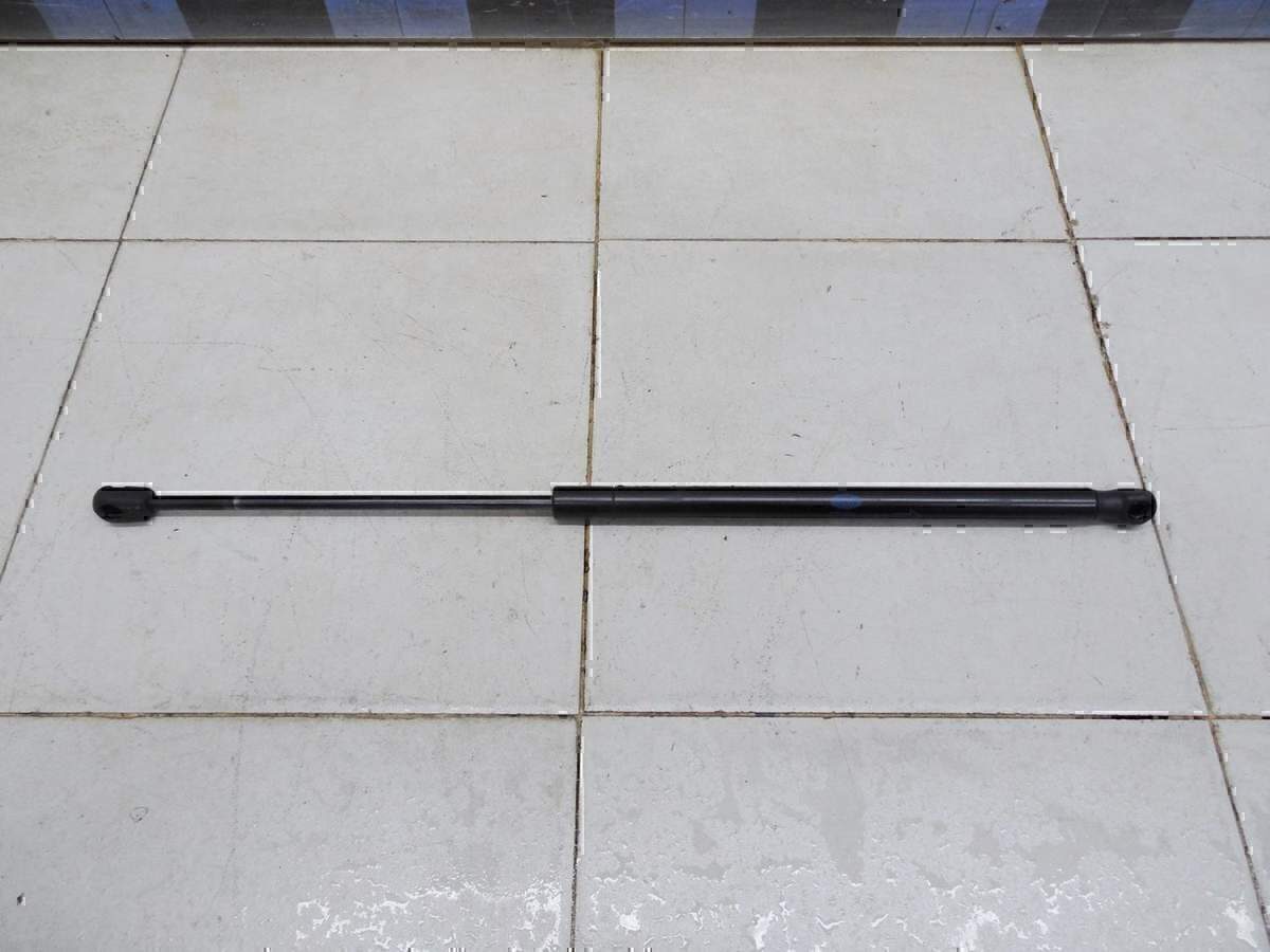 Амортизатор стекла багажника Land Rover Range Rover Sport 2005-2012