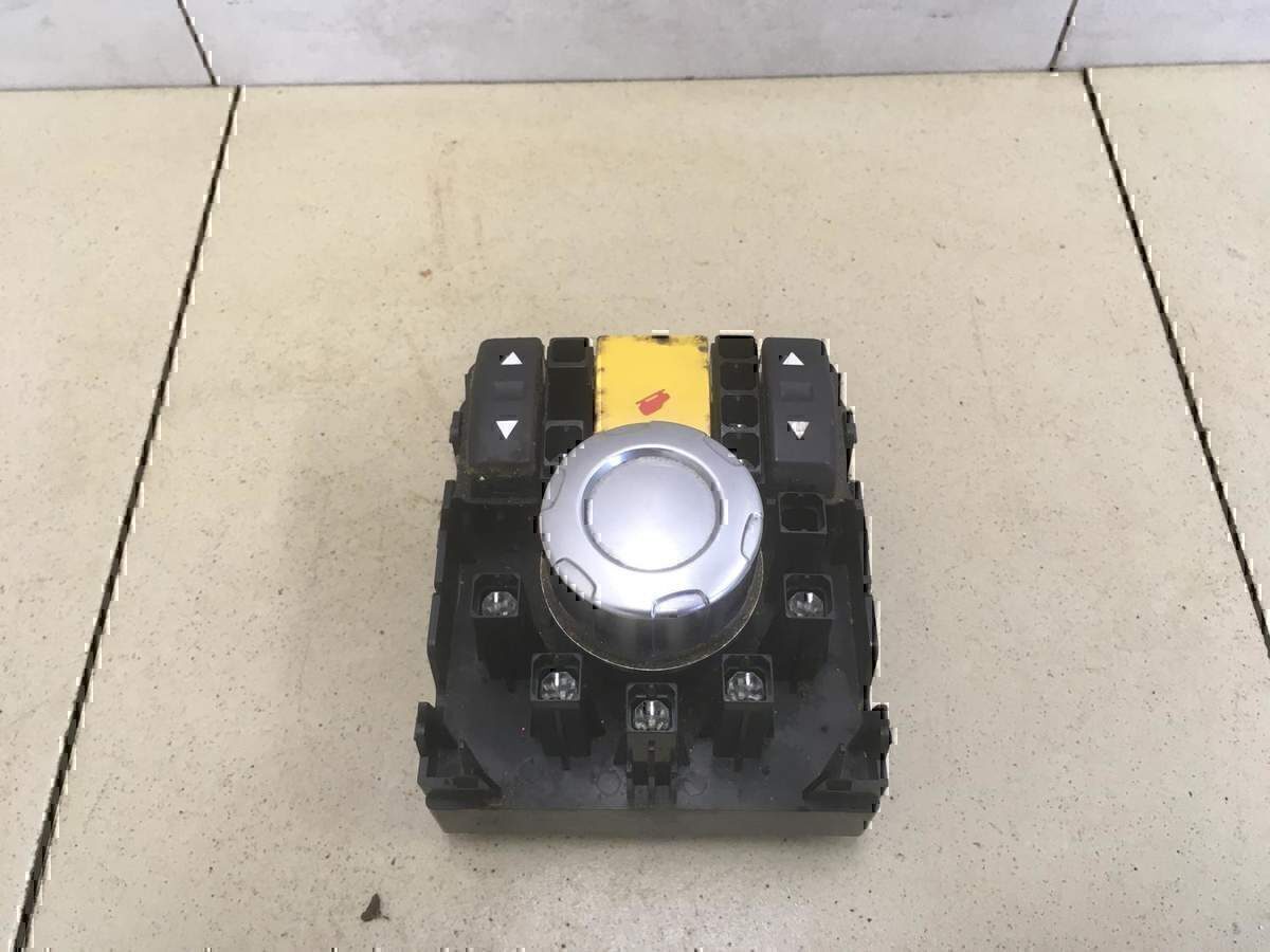 Кнопка переключения режимов подвески Land Rover Range Rover Sport 2005-2012