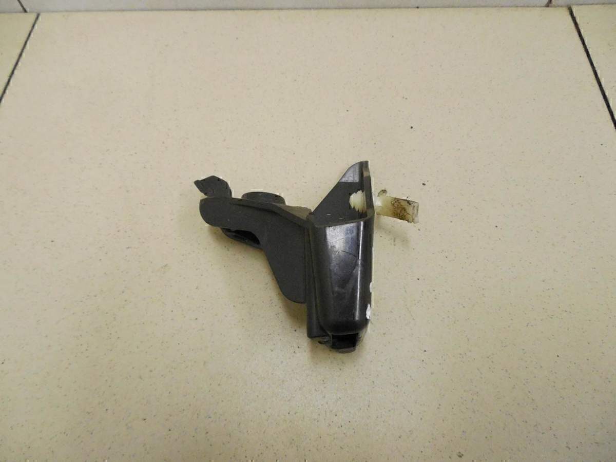 Кронштейн (сопут. товар) VW Golf VI 2009-2012