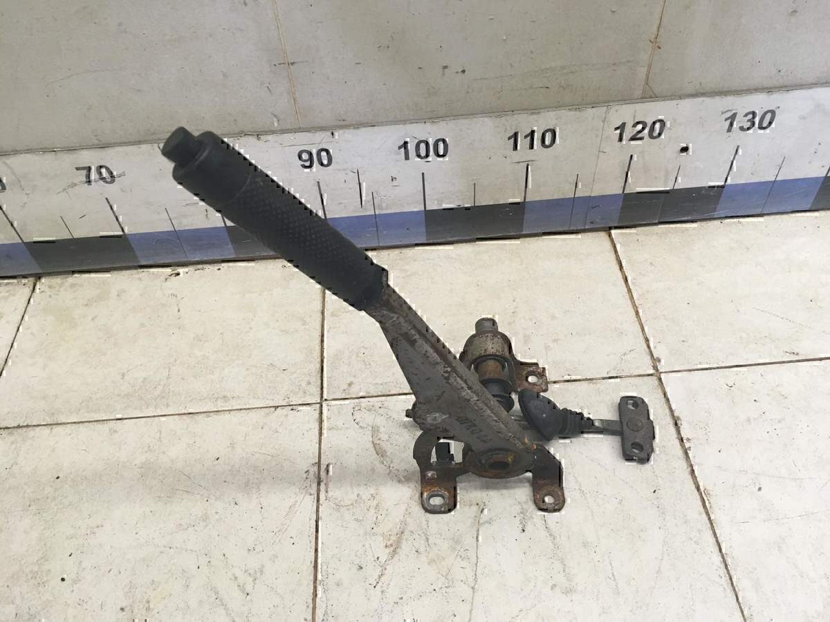 Рычаг стояночного тормоза — фото 4