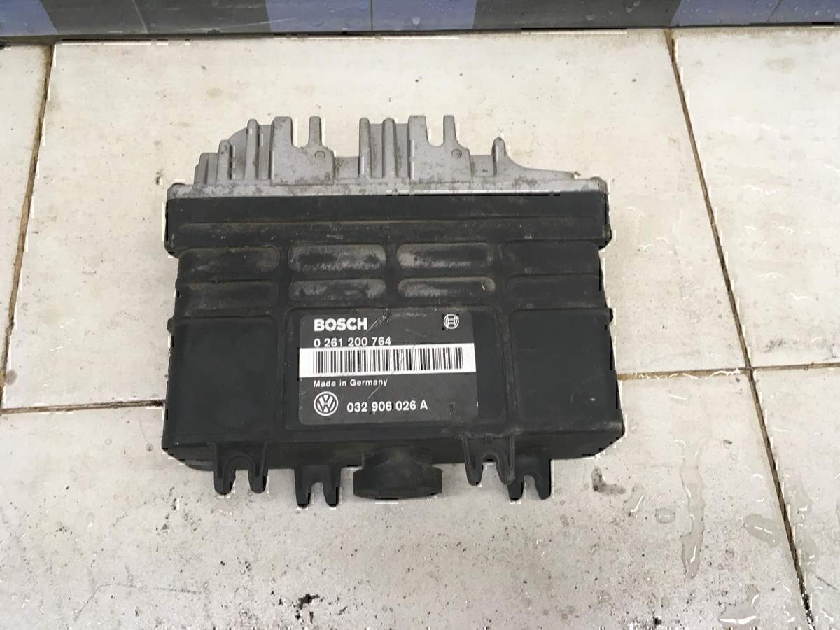 Блок управления двигателем VW Golf III/Vento 1991-1997