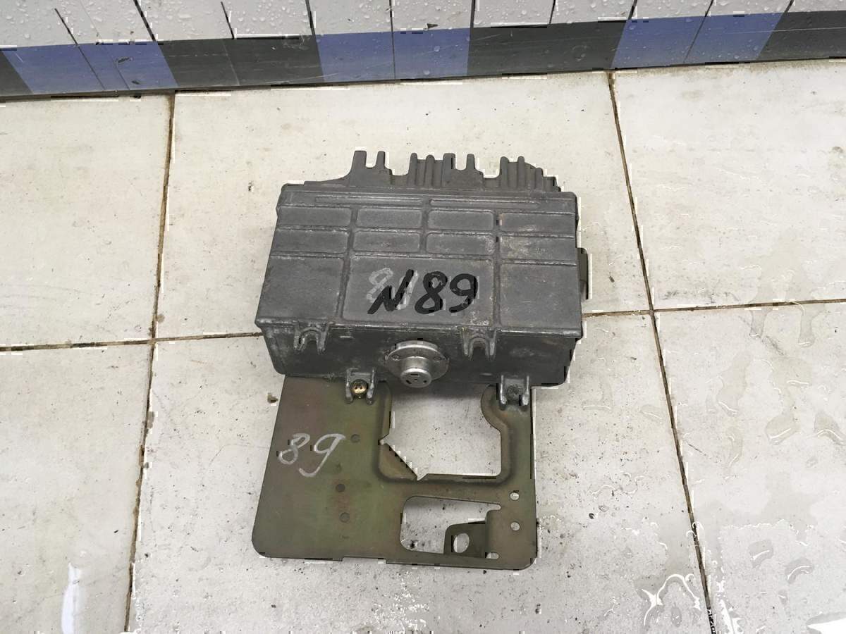Блок управления двигателем VW Golf III/Vento 1991-1997