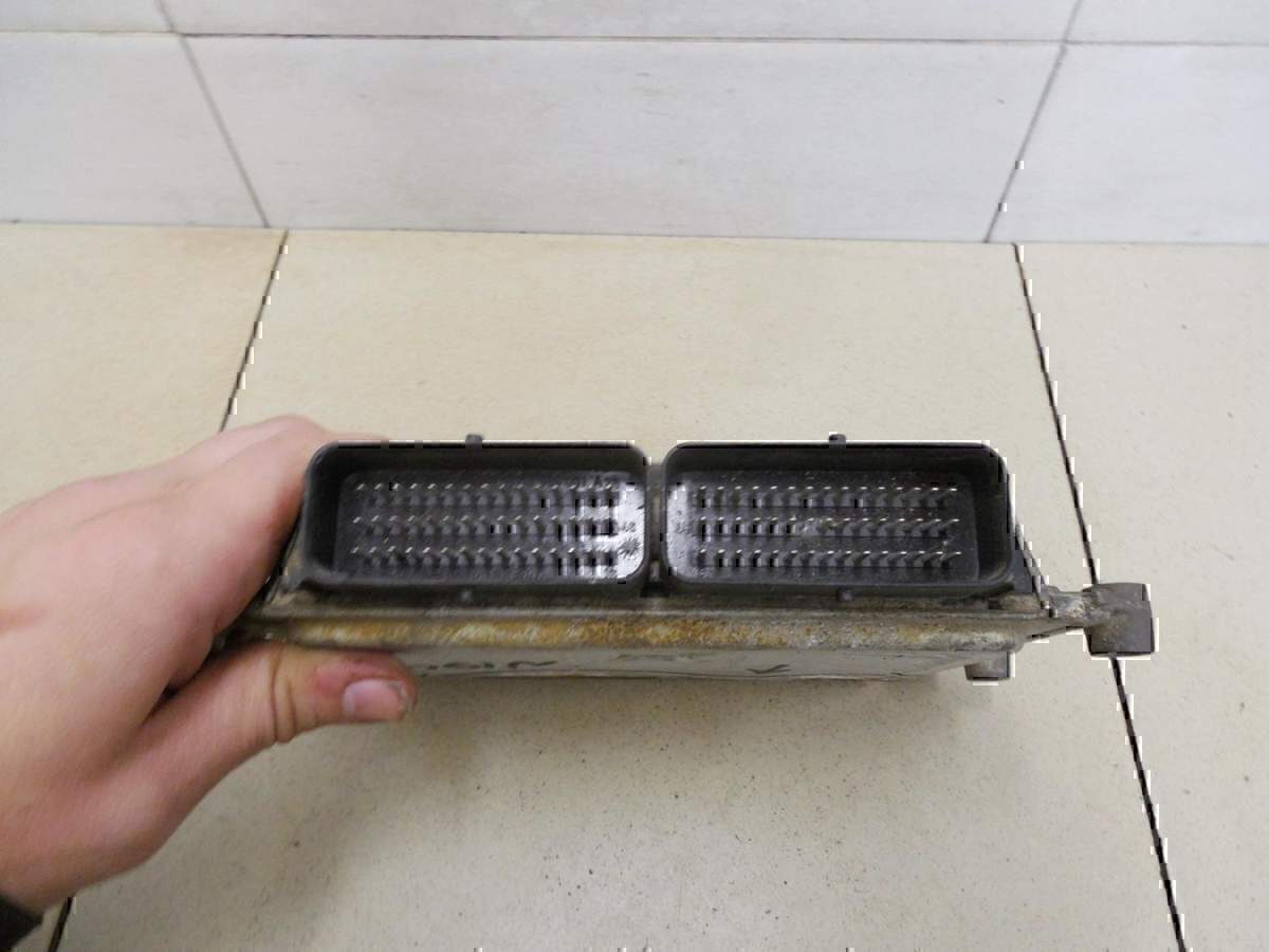 Блок управления двигателем — фото 2