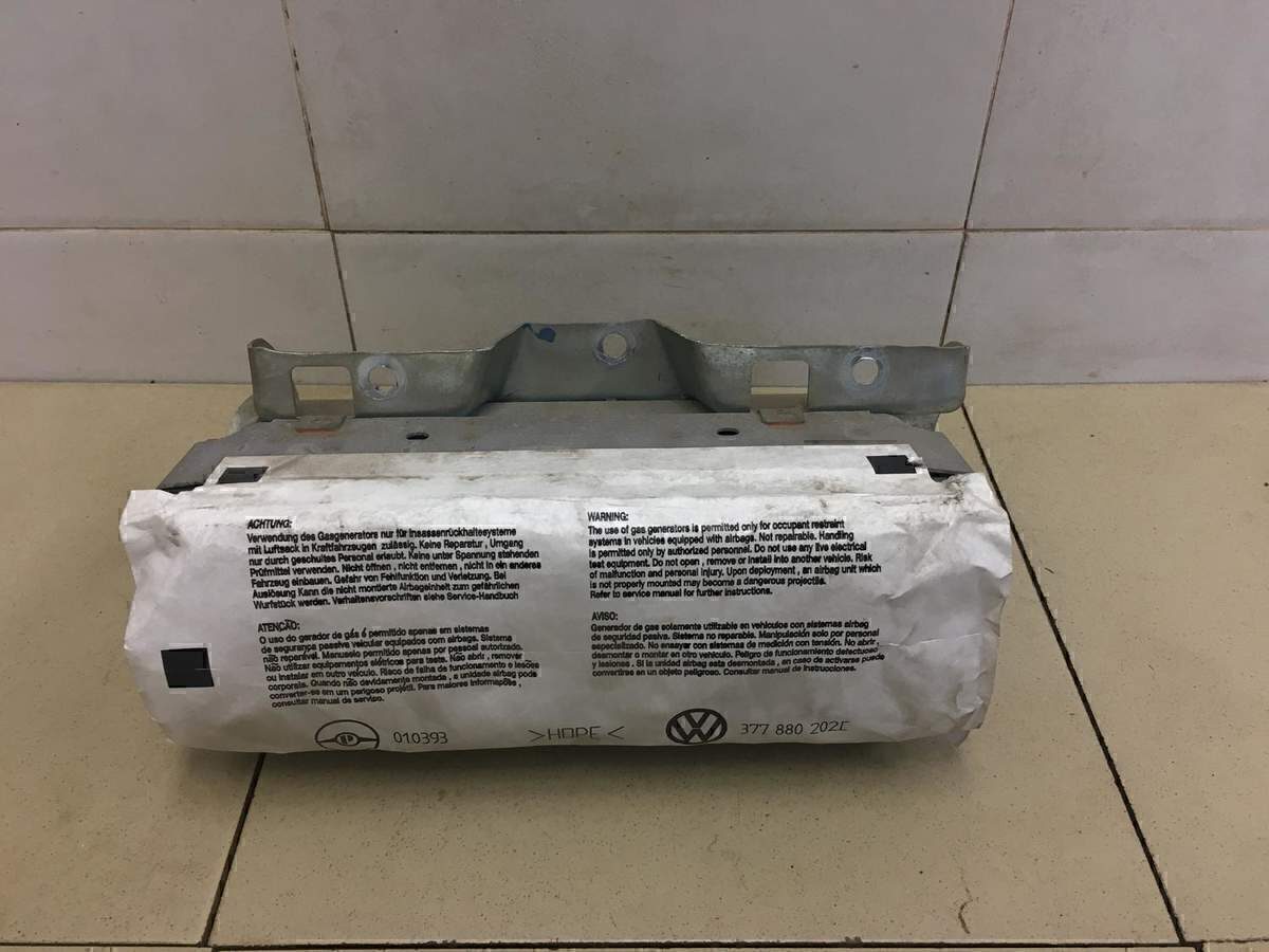 Подушка безопасности пассажирская (в торпедо) VW Pointer/Golf BR 2004-2009
