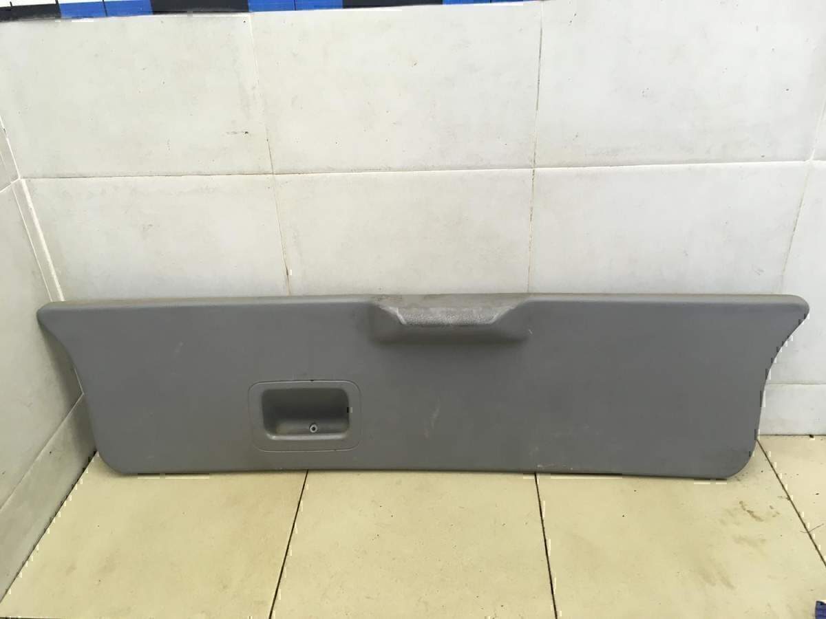 Обшивка двери багажника VW Pointer/Golf BR 2004-2009