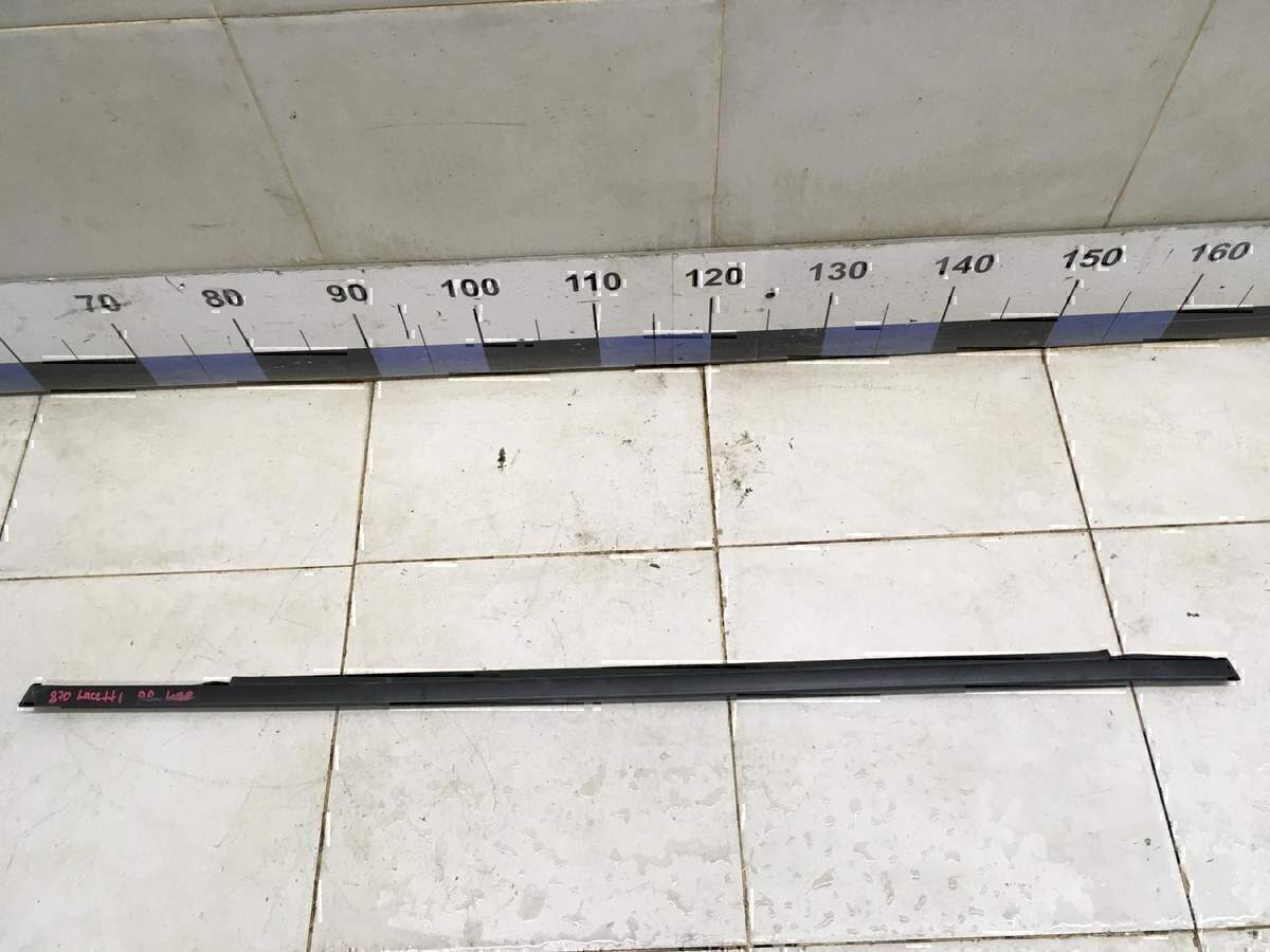 Накладка стекла заднего правого Chevrolet Lacetti 2003-2013