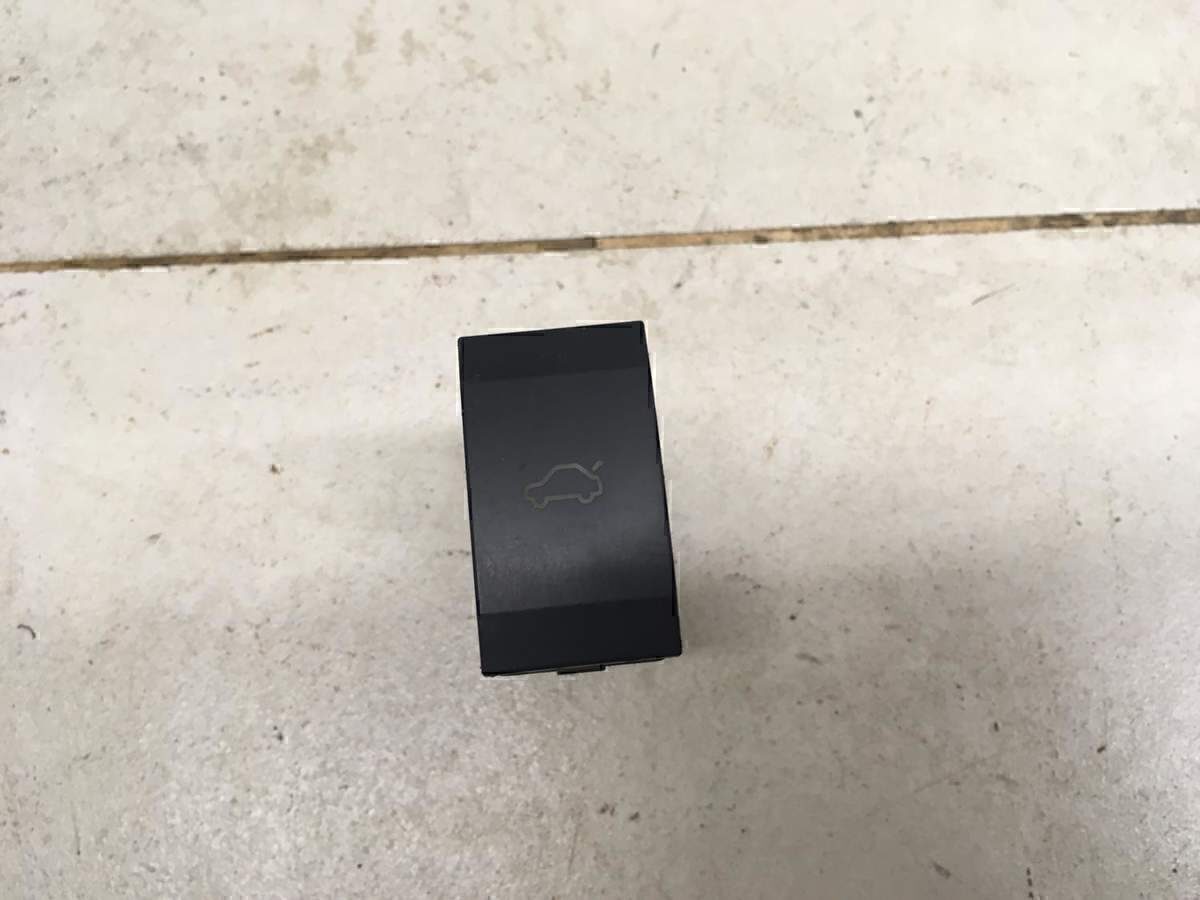 Кнопка открывания багажника GEELY EMGRAND X7 2013>