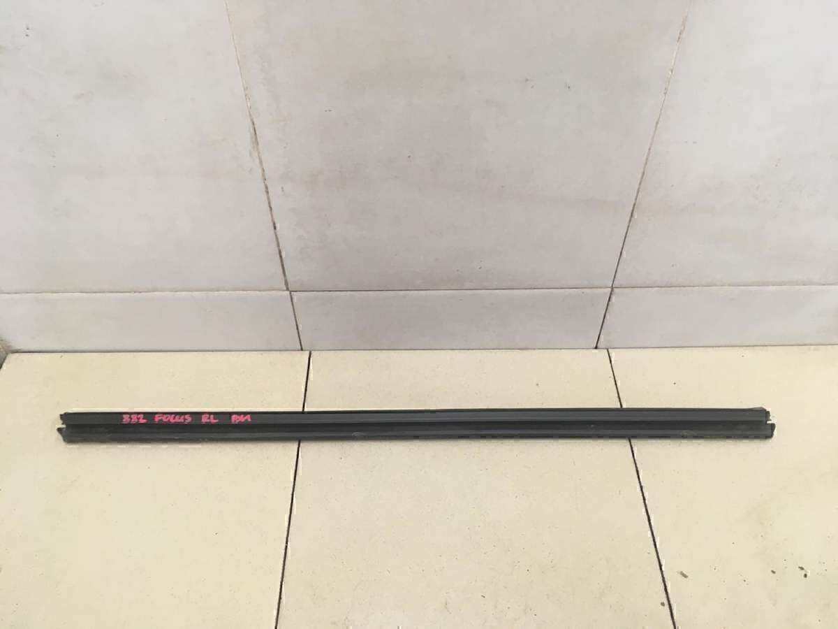 Накладка стекла заднего левого FORD Focus III 2011>