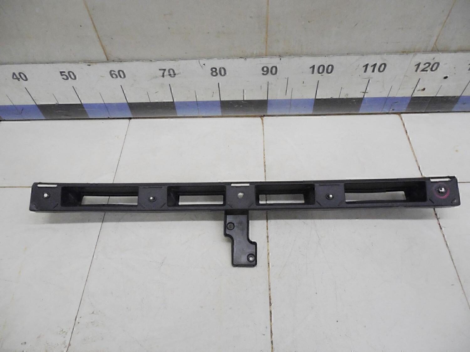 Направляющая заднего бампера FORD Focus II 2005-2008