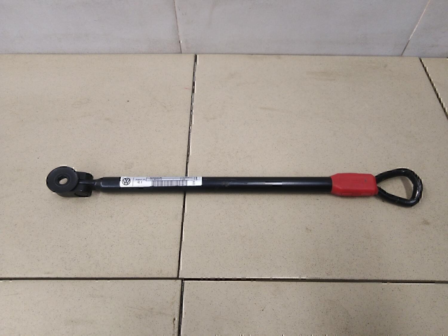 Кронштейн заднего сиденья VW Touran 2003-2010