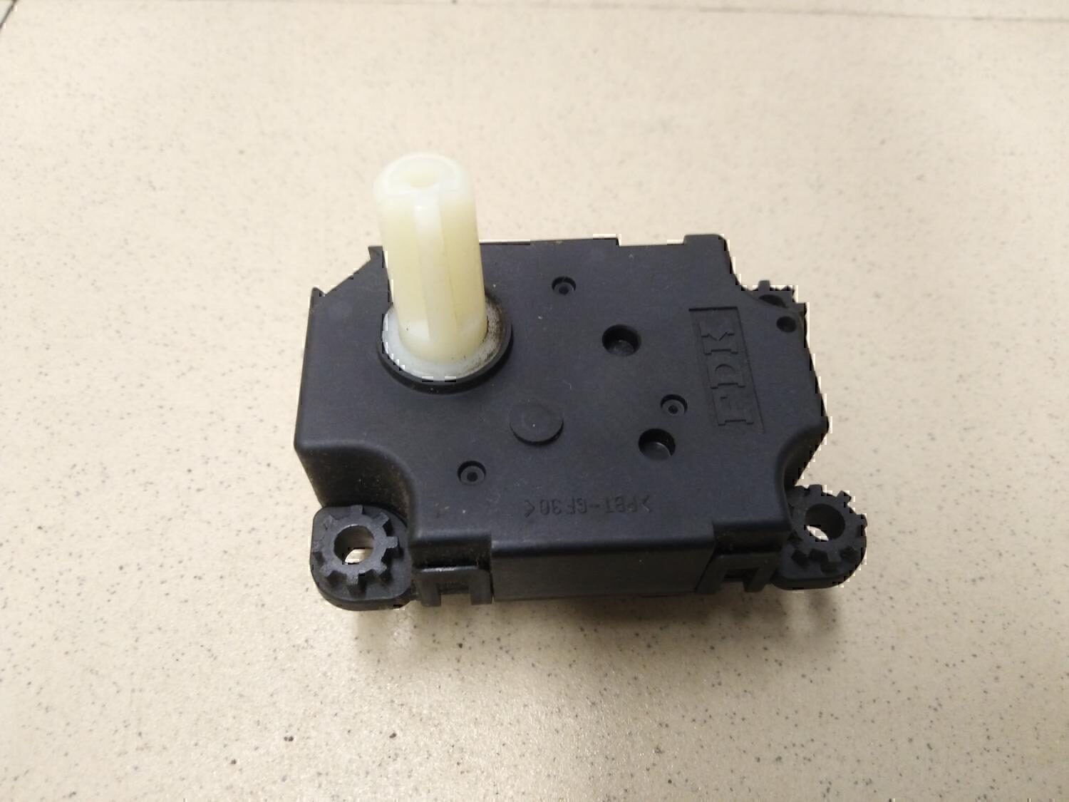 Моторчик заслонки отопителя MITSUBISHI ASX 2010-2016