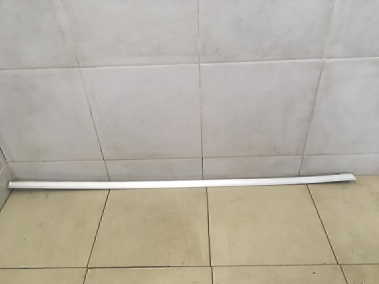 Молдинг передней левой двери MITSUBISHI Galant (E5) 1993-1997