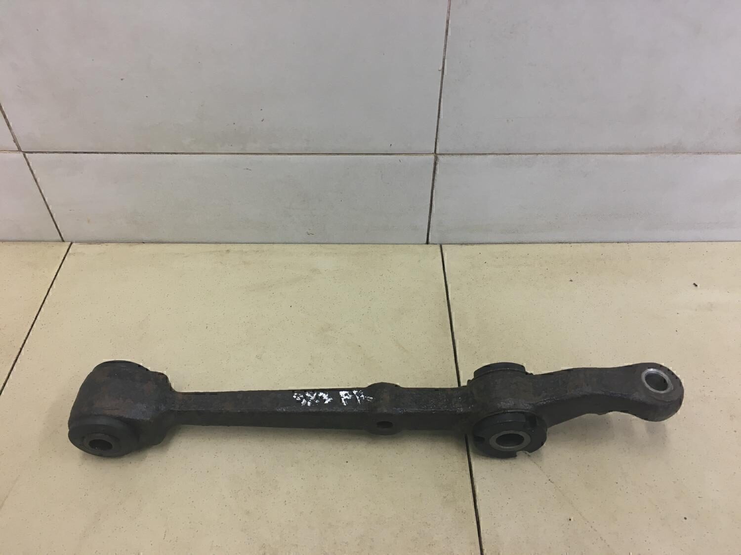 Рычаг передний нижний VAZ Lada Kalina 2004-2013