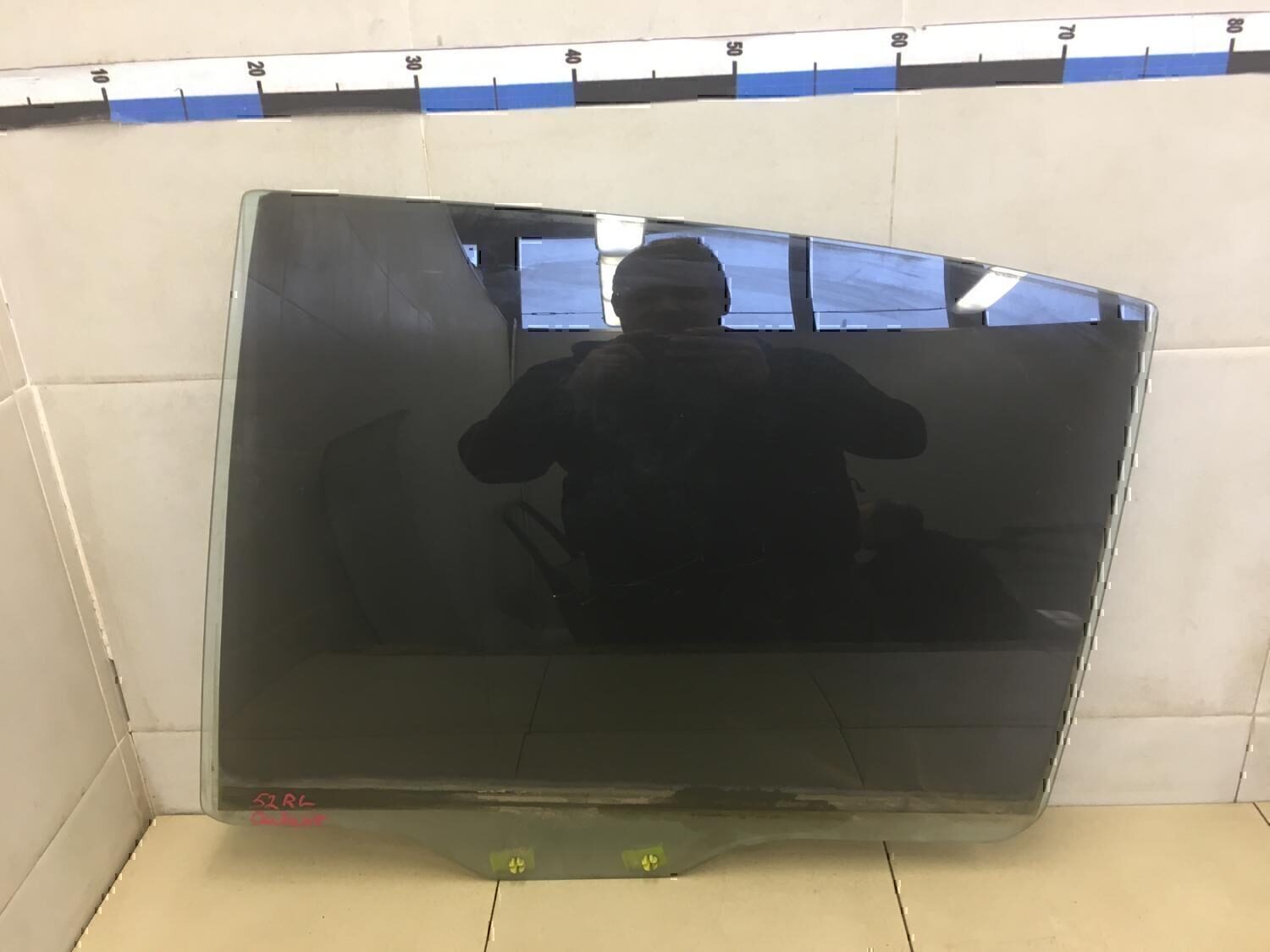 Стекло двери задней левой MITSUBISHI Galant (E5) 1993-1997