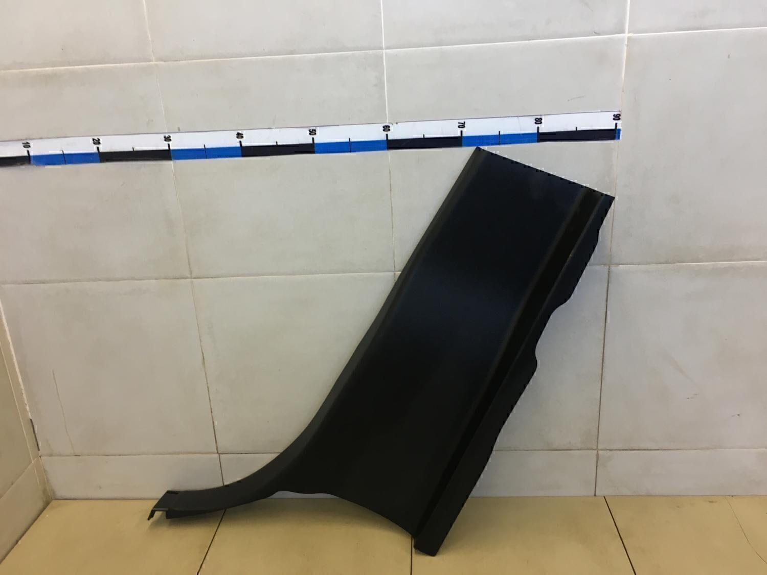 Обшивка стойки TOYOTA Hi Lux 2015>