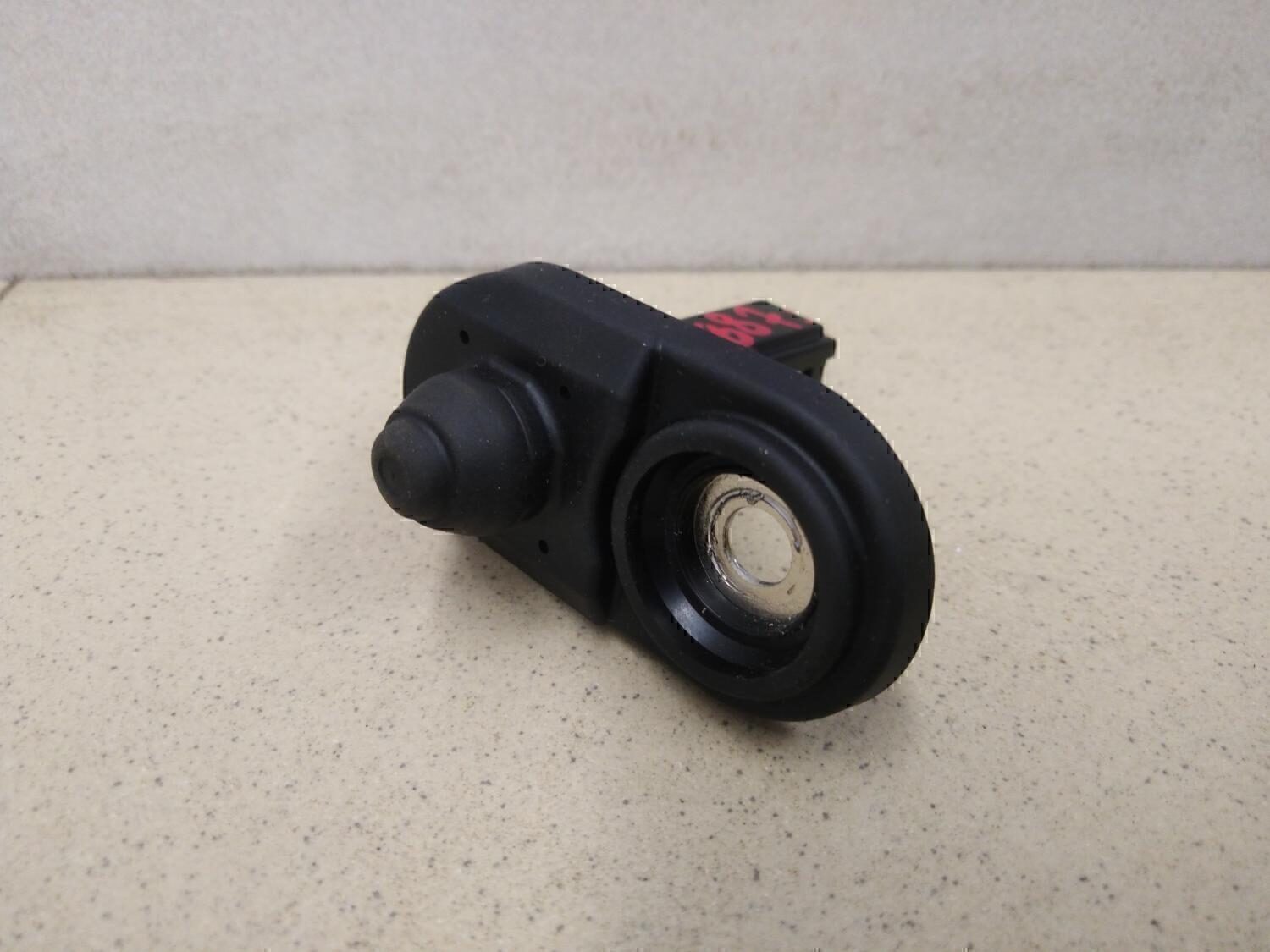 Выключатель концевой TOYOTA Hi Lux 2015>