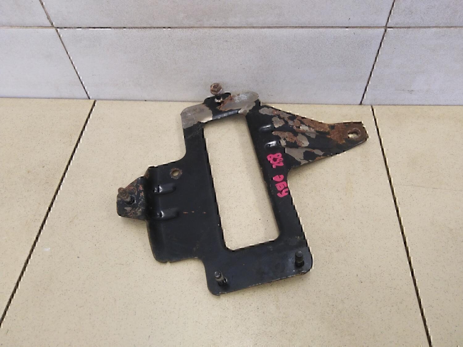 Кронштейн блока управления двигателем Chevrolet Lacetti 2003-2013