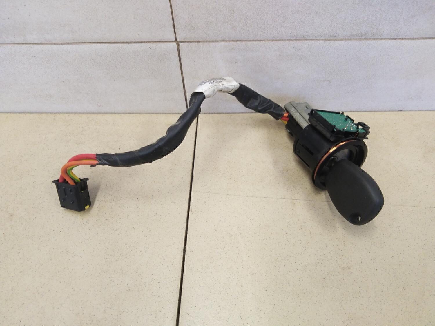 Замок зажигания на ладу ларгус. Замок зажигания на ладу ларгус. Замок зажигания ларгус 2021. 487002447r. Замок зажигания на ладу ларгус.