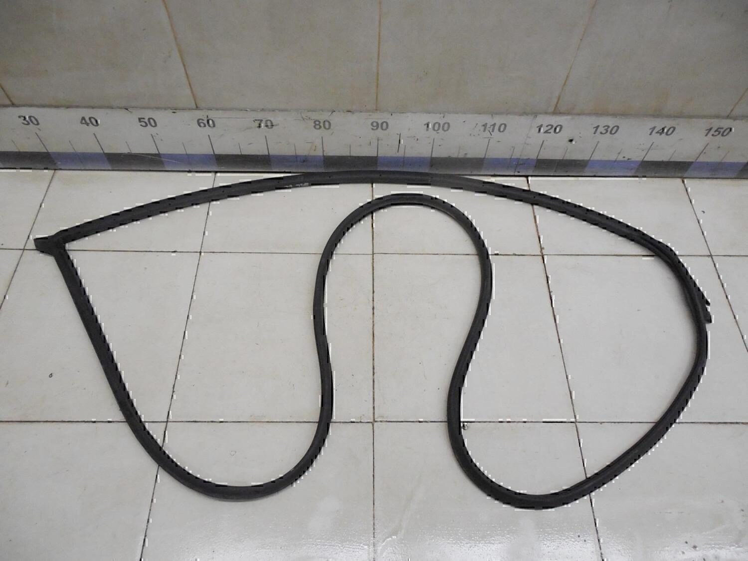 Уплотнитель двери TOYOTA Corolla E15 2006-2013