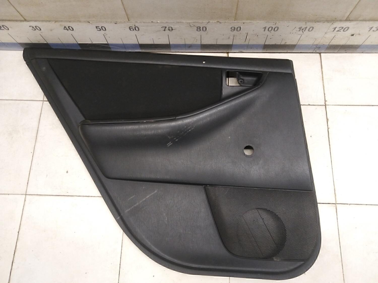Обшивка двери задней левой TOYOTA Corolla E12 2001-2006