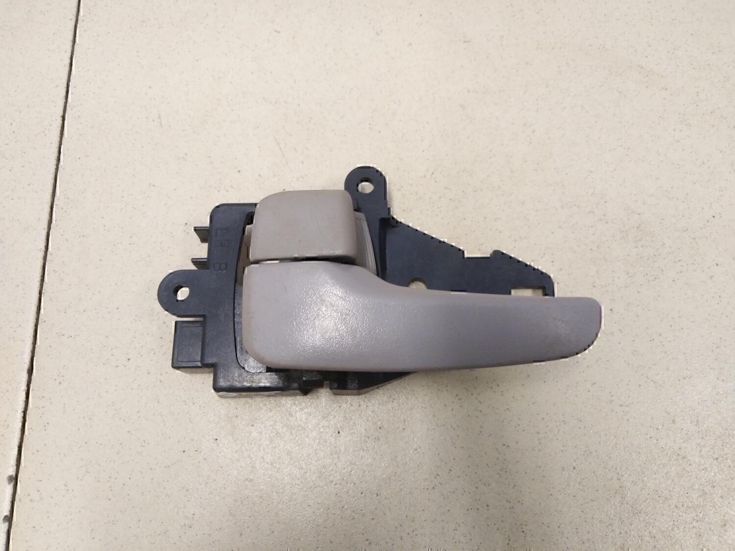 Ручка двери внутренняя левая MITSUBISHI L200 (KB) 2006-2016